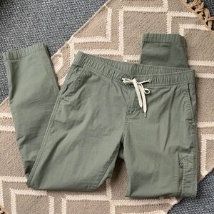 Vuori Men's Olive Cargo Pants